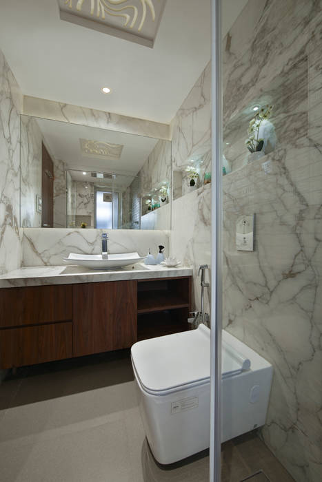 BATHROOM Milind Pai - Architects & Interior Designers Minimalist bathroom Marble Mirror,Plumbing fixture,Sink,Property,Tap,Bathroom,Fixture,Bathroom sink,Bathtub,Interior design