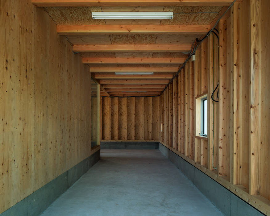 House-St, 伊藤憲吾建築設計事務所 伊藤憲吾建築設計事務所 Carport Wood Wood effect