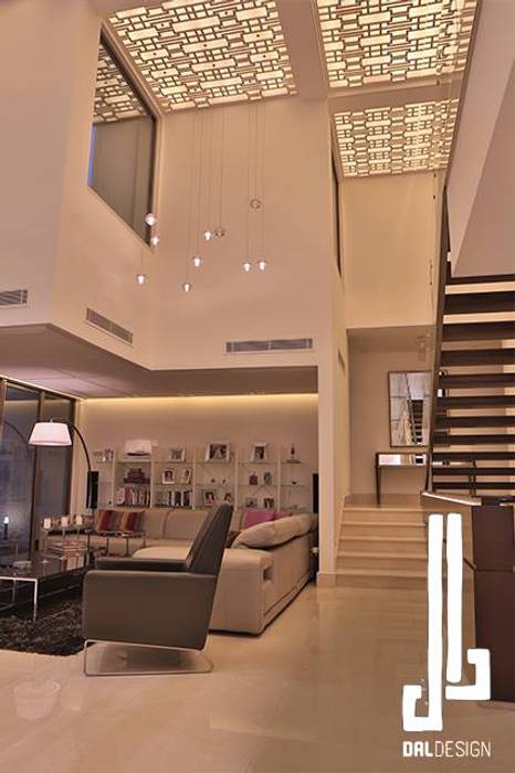 Nassars Private Villa, dal design office dal design office Floors