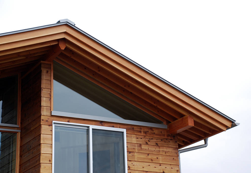 屋根破風 丸菱建築計画事務所 MALUBISHI ARCHITECTS 切妻屋根 木 木目調 roof,gable,timber