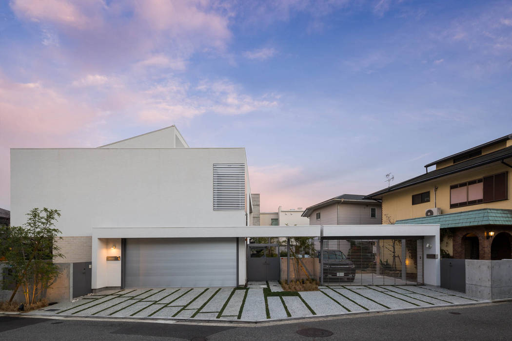 桜と暮らす家, Kenji Yanagawa Architect and Associates Kenji Yanagawa Architect and Associates 現代房屋設計點子、靈感 & 圖片 木頭 Wood effect