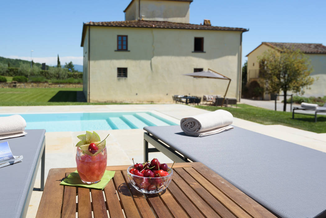 Realizzazione di piscina privata, MAURRI + PALAI architetti MAURRI + PALAI architetti Piscinas infinitas Piedra