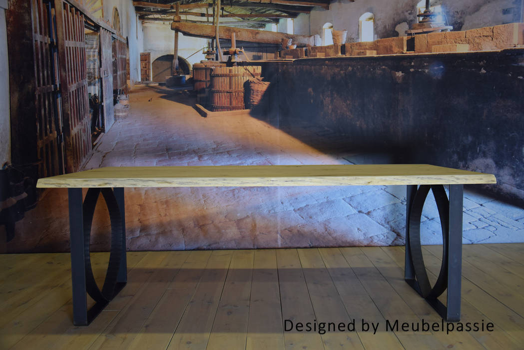 Industriële tafel Tjonger, Meubelpassie Meubelpassie غرفة السفرة طاولات