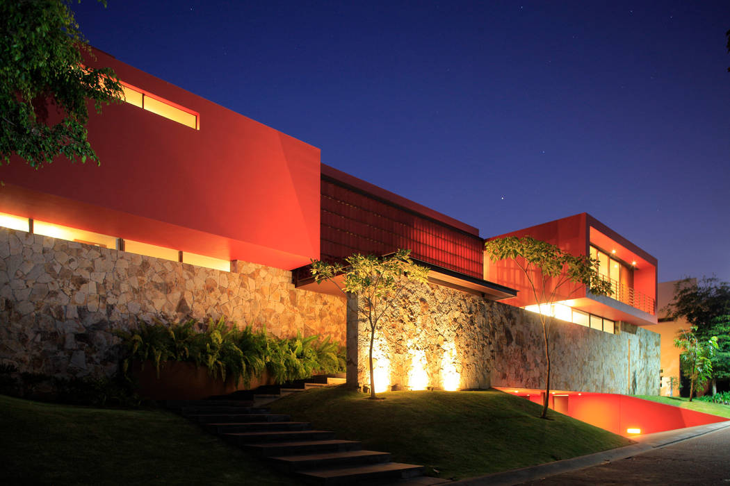 RED HOUSE, Hernandez Silva Arquitectos Hernandez Silva Arquitectos Modern Evler