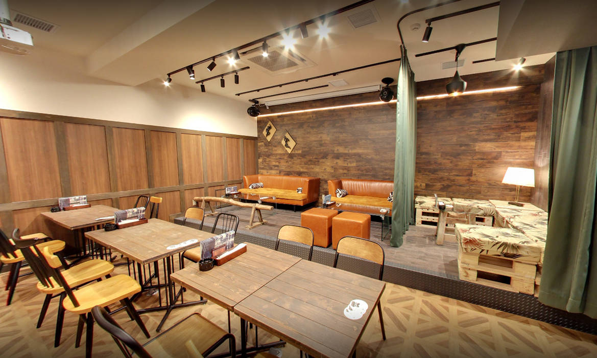 Tokyo - Cafe Interior Design homify 인더스트리얼 다이닝 룸