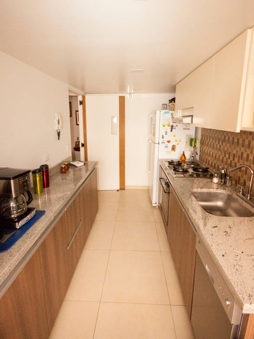 Apartamento Luque Romero, AMR estudio AMR estudio Cocinas modernas