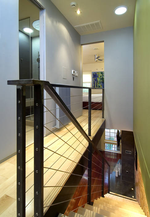 Foggy Bottom House, KUBE architecture KUBE architecture Modern corridor, hallway & stairs