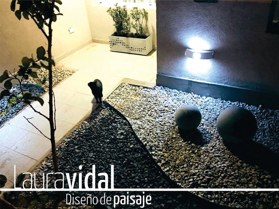 Jardín JuMo, Laura Vidal Estudio de Paisajismo - Interiorismo Laura Vidal Estudio de Paisajismo - Interiorismo สวนแบบเซน หิน