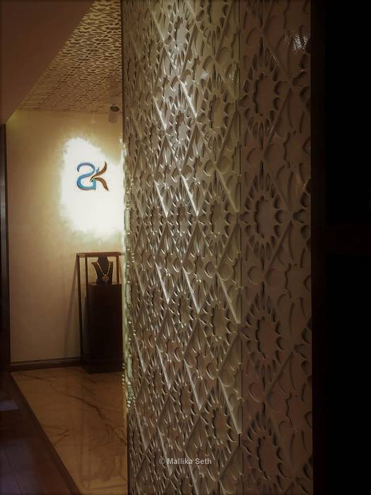 Interiors for a Jewellery Boutique in Bangalore, Mallika Seth Mallika Seth Commercial spaces Commercial Spaces