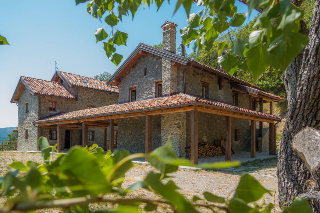 Cascina I Ronchi, Andrea Chiesa è Progetto Immagine Andrea Chiesa è Progetto Immagine Cabanes en bois Pierre