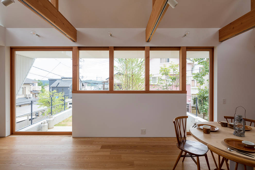 西松ヶ丘の家 House in Nishimatstugaoka, arbol arbol ミニマルデザインの リビング 無垢材 多色