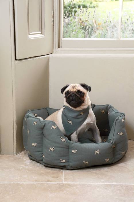 Sophie Allport Pug Bed and Neckerchief Sophie Allport Otros espacios Accesorios para los animales