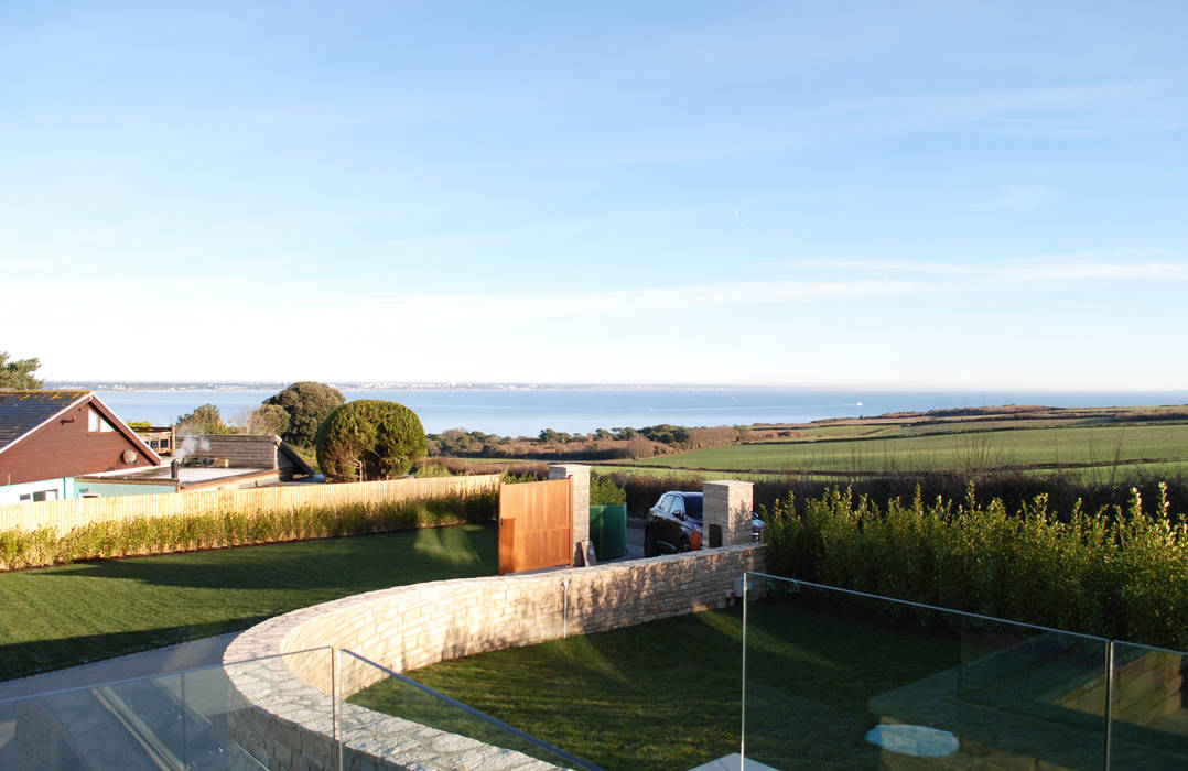 Family Home in Swanage, Dorset, David James Architects & Partners Ltd David James Architects & Partners Ltd Modern houses driveway