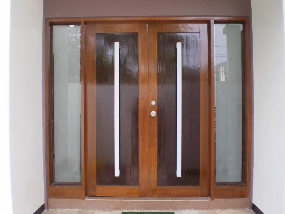 Main Door of Reconstructed HC-Residence KDA Design + Architecture Wooden doors prefabricated,wooden house,green environment,brick house,modern rustic house,wood,bungalow