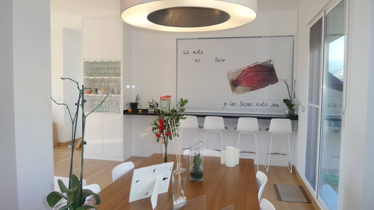 Imagen de la península, en su zona de barra. : comedor de estilo de ... Imagen de la península, en su zona de barra. : comedor de estilo de ...