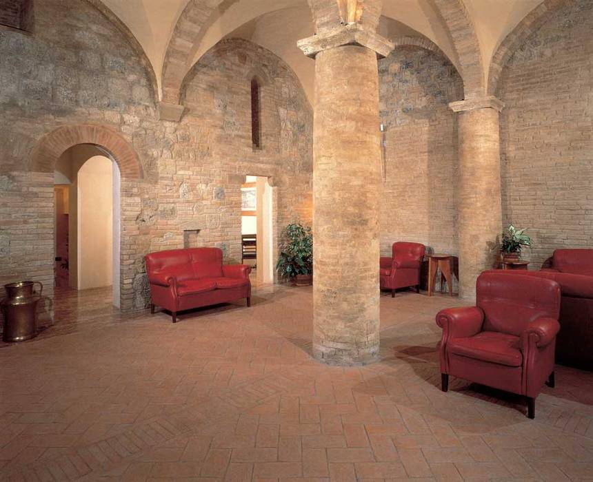 Handcrafted terracotta: product of passion - handcrafted terracotta floor tiling, Terrecotte Europe Terrecotte Europe Commercial spaces Tiles Hotels