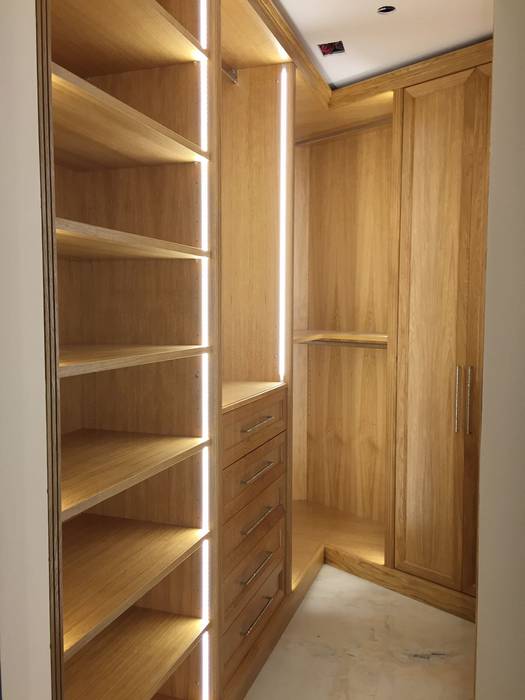 Cabine armadio su misura, Falegnameria su misura Falegnameria su misura Kamar Tidur Modern Kayu Wood effect Wardrobes & closets