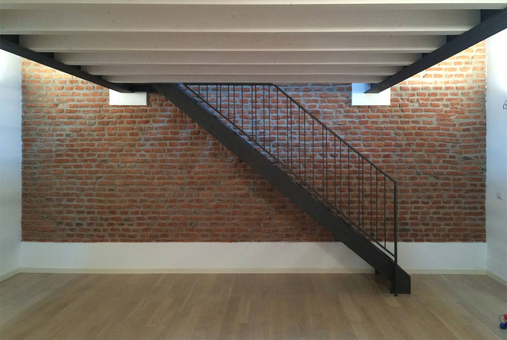 Casa unifamiliare in campagna, atelier architettura atelier architettura Stairs