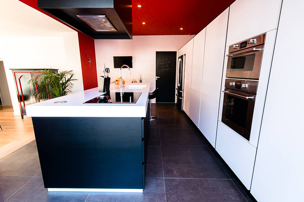 homify Modern kitchen