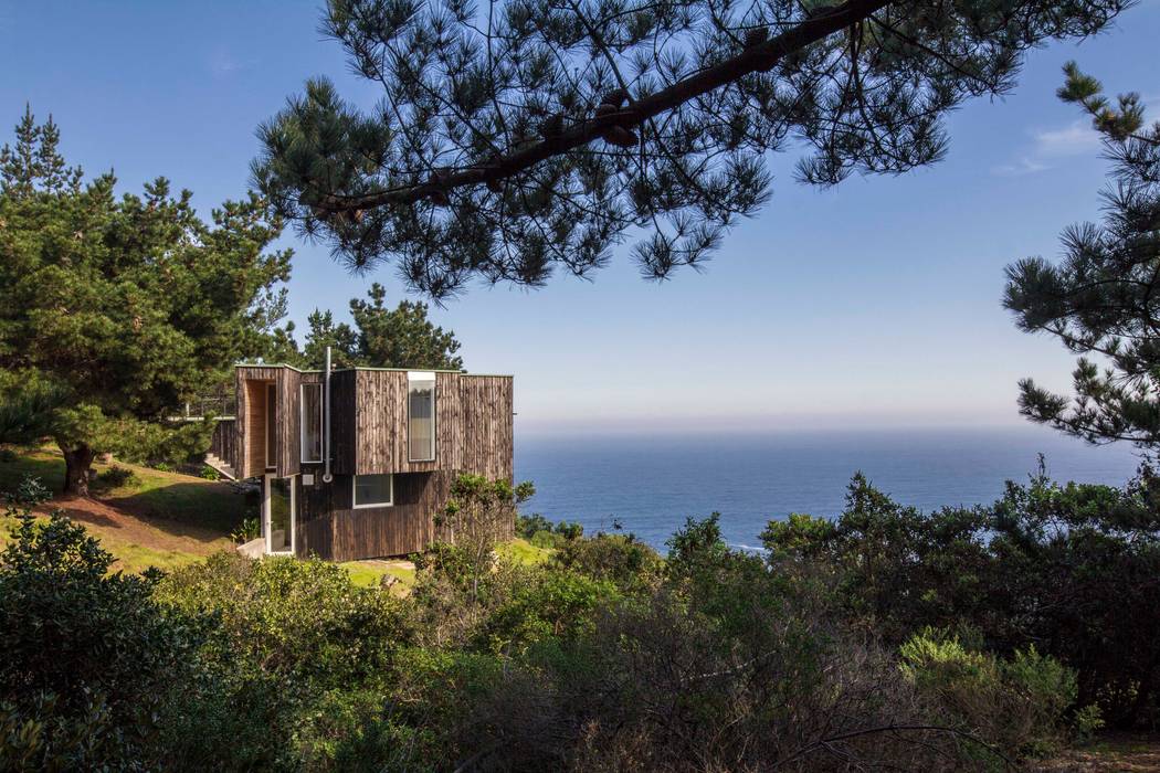 Casa Curaumilla, Crescente Böhme Arquitectos Crescente Böhme Arquitectos Casas unifamiliares Madera Acabado en madera