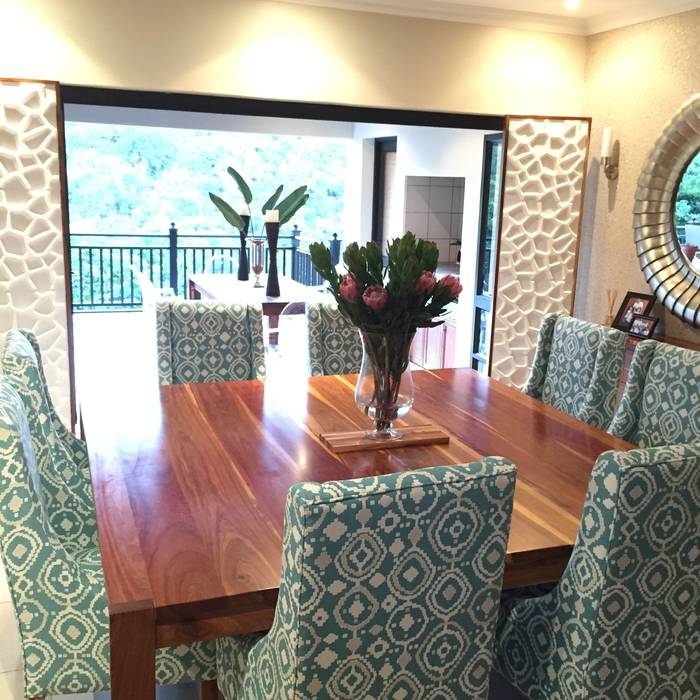 Decorating the Zimbali Residence in Ballito homify Eclectic style living room Side tables & trays