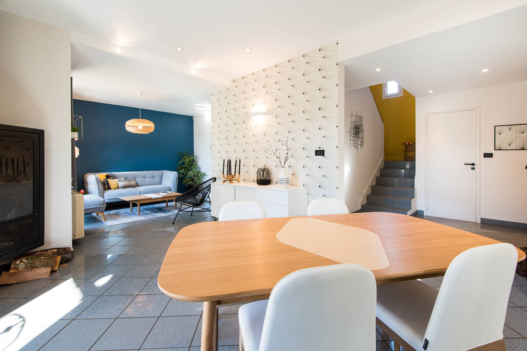 Nouvel intérieur pour une villa gardoise Kty.L Intérieurs - UFDI Salle à manger scandinave séjour,papier peint,meuble en chêne
