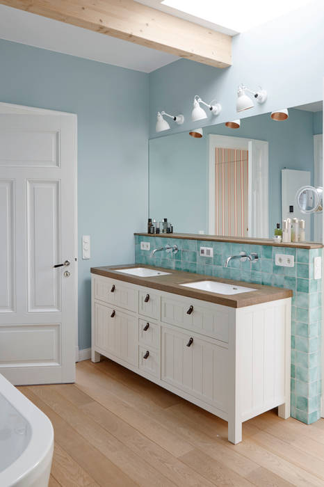 Umbau eines Stadthauses, Anja Lehne interior design Anja Lehne interior design Classic style bathroom