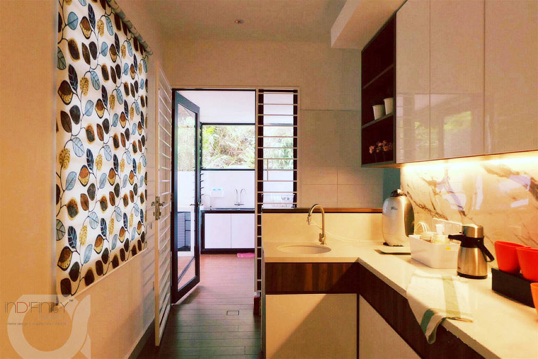 Contemporary Tropical . 3 Story Semi-D inDfinity Design (M) SDN BHD Tropical style kitchen