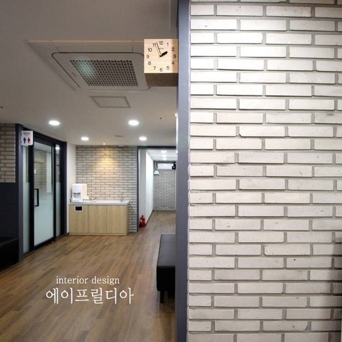 ③서산 서울정형외과 5F, 에이프릴디아 에이프릴디아 Floors Wood Wood effect