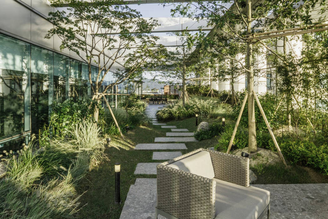 상업정원_서울시 종로구 수송타워 옥상 정원 프로젝트, (주)정원디자인더숲 (주)정원디자인더숲 พื้นที่เชิงพาณิชย์ Commercial Spaces