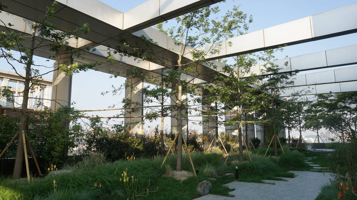 상업정원_서울시 종로구 수송타워 옥상 정원 프로젝트, (주)정원디자인더숲 (주)정원디자인더숲 상업공간 상업 공간