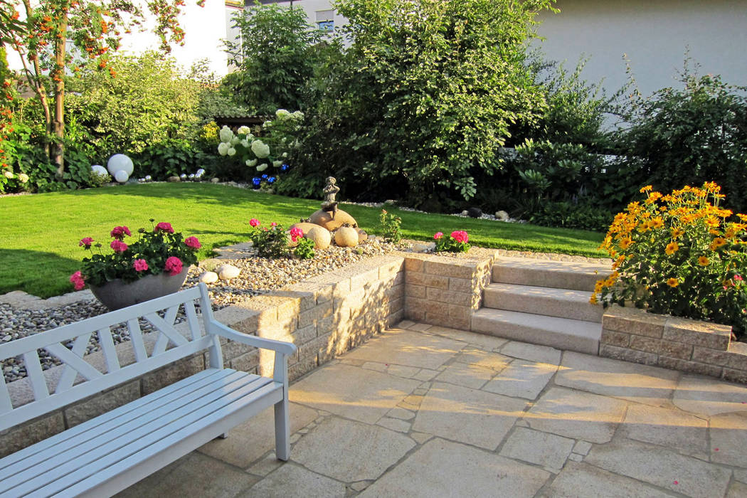 Eine Gartenanlage mit viel Liebe zum Detail., RAUCH Gaten- und Landschaftsbau GbR RAUCH Gaten- und Landschaftsbau GbR Stairs Granite