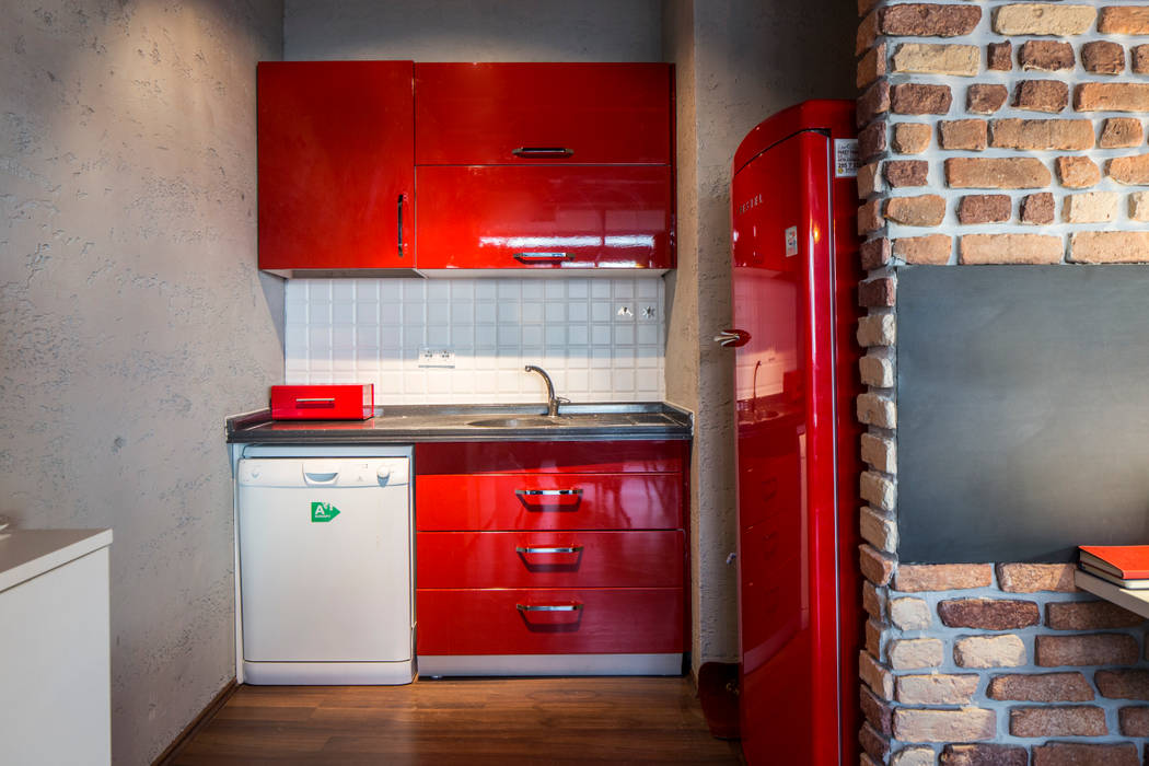Ofis IKLIMA SENOL ARCHITECTURAL- INTERIOR DESIGN & CONSTRUCTION Ticari alanlar kırmızı mutfak,Ofis Alanları