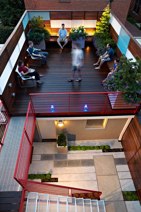 E Street, KUBE architecture KUBE architecture Modern balcony, veranda & terrace