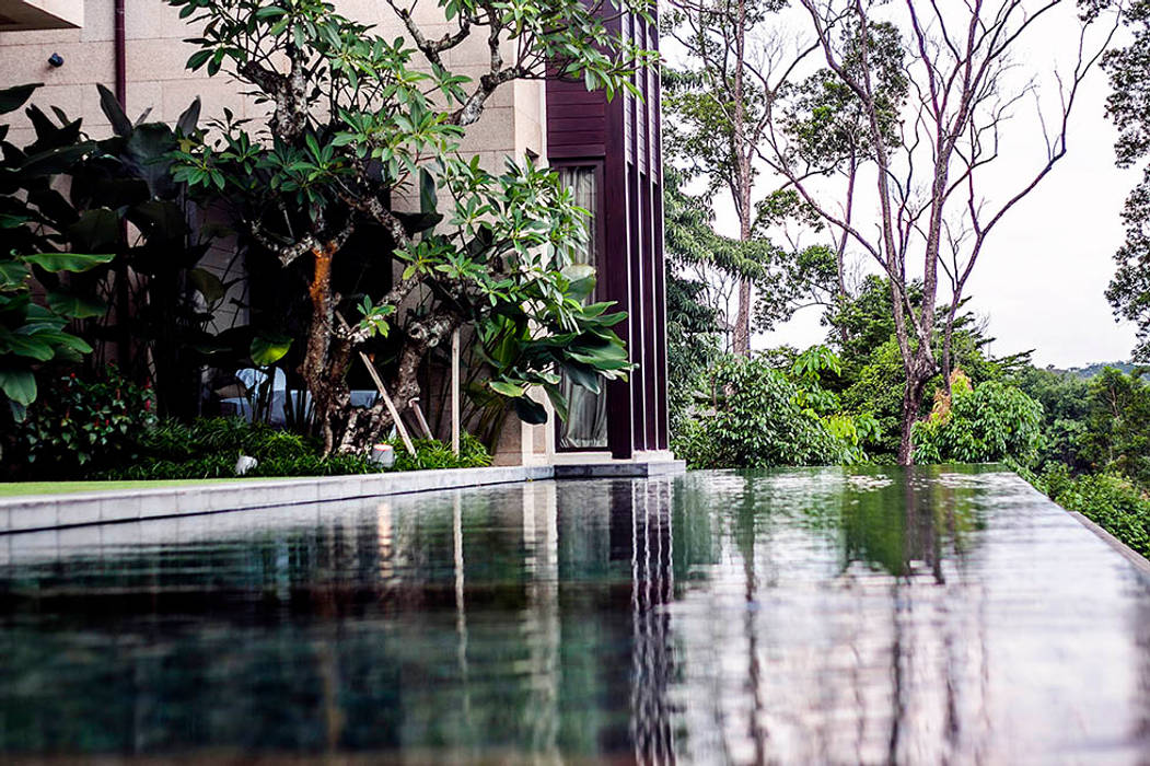 Seputeh House - Modern 3 Storey Bungalow, MJ Kanny Architect MJ Kanny Architect Jardines de estilo tropical