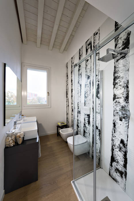 Un luminoso attico d'atmosfera, Annalisa Carli Annalisa Carli Scandinavian style bathroom Wood Wood effect