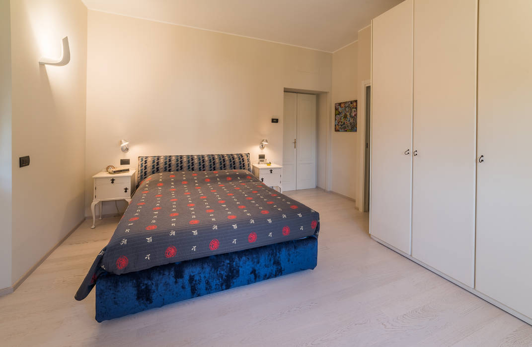 Appartamento in villa, Annalisa Carli Annalisa Carli Eclectic style bedroom Wood Wood effect