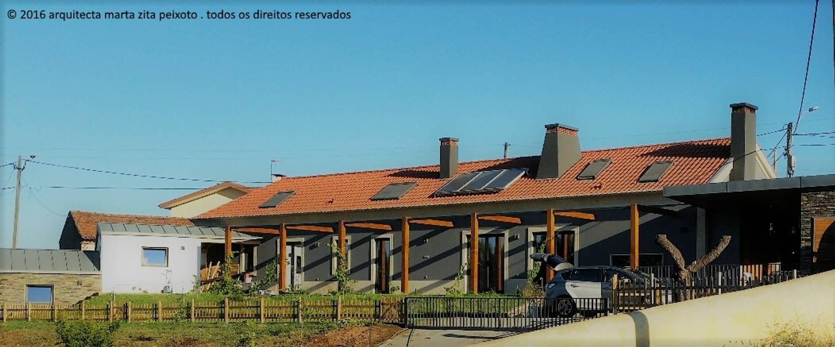 Recuperação de Moradia, Marta Zita Peixoto - Arquitectura Marta Zita Peixoto - Arquitectura Casas de campo Céu,Plantar,Janela,Construção,Madeira,Cabana,Área residencial,Cerca,lar,Fachada