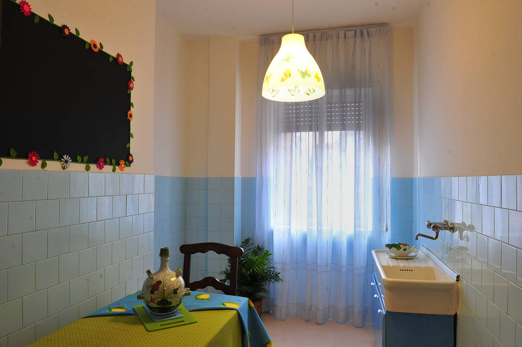 HomestagingCucina dopo Antonella Petrangeli Cucina mobili dipinti,illuminazione cucina,homestagin,Accessori & Tessili