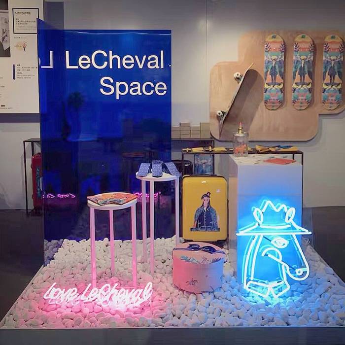 display small island jun wan dumont Espacios comerciales Vidrio Centros de exhibiciones