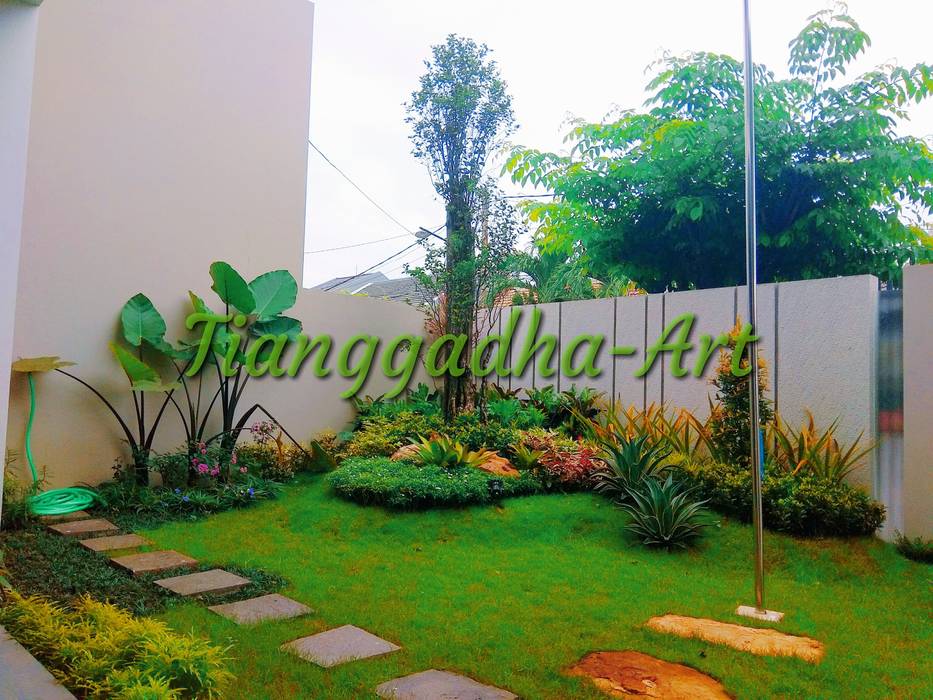 Tukang taman Surabaya - Taman Depan Tukang Taman Surabaya - Tianggadha-art Halaman depan tukang taman,jasa taman,desain taman,taman Surabaya