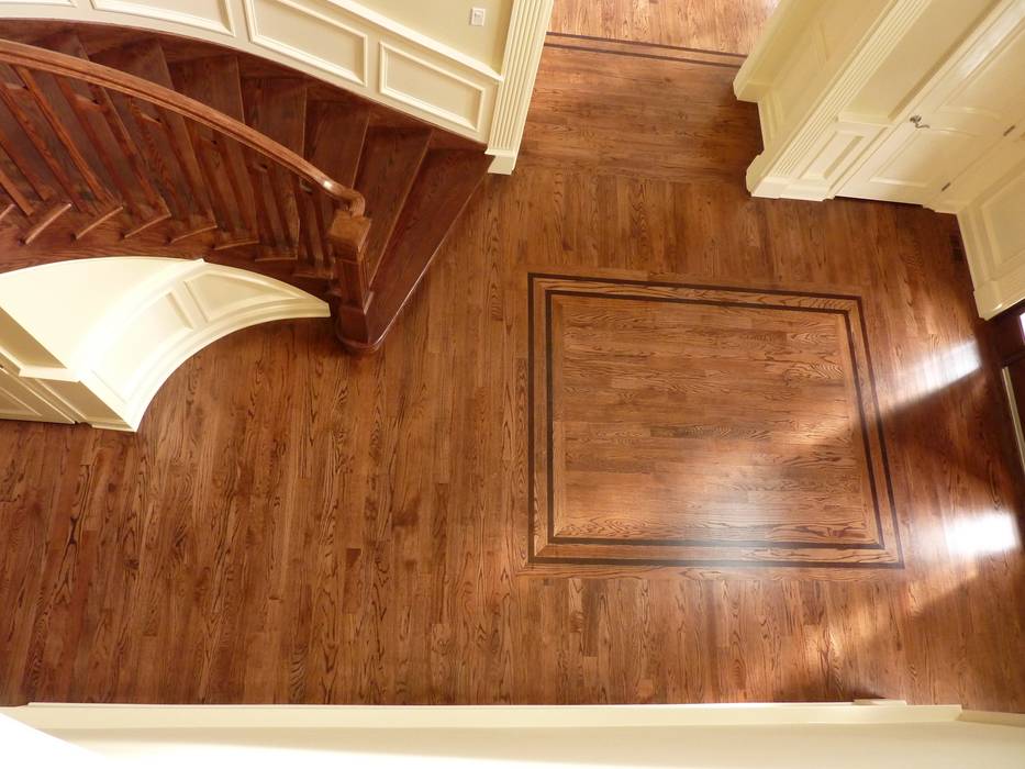 Red Oak Floors with Jacobean and Ebony stain, Shine Star Flooring Shine Star Flooring クラシカルスタイルの 玄関&廊下&階段