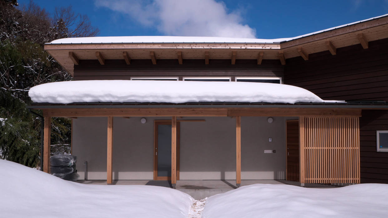 里山の家 SATOYAMA HOUSE TOYAMA，JAPAN, 水野建築研究所 水野建築研究所 Casas de madera Madera Acabado en madera