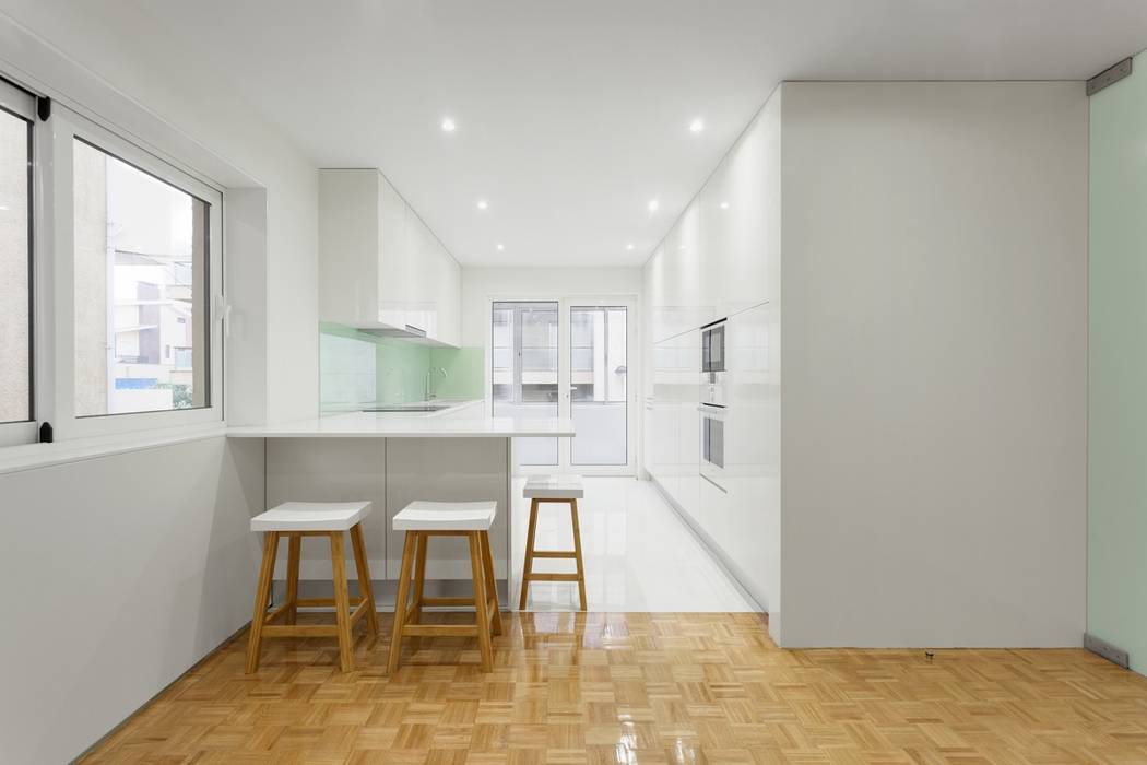 Apartamento - Póvoa de Varzim, e|348 arquitectura e|348 arquitectura Cozinhas minimalistas