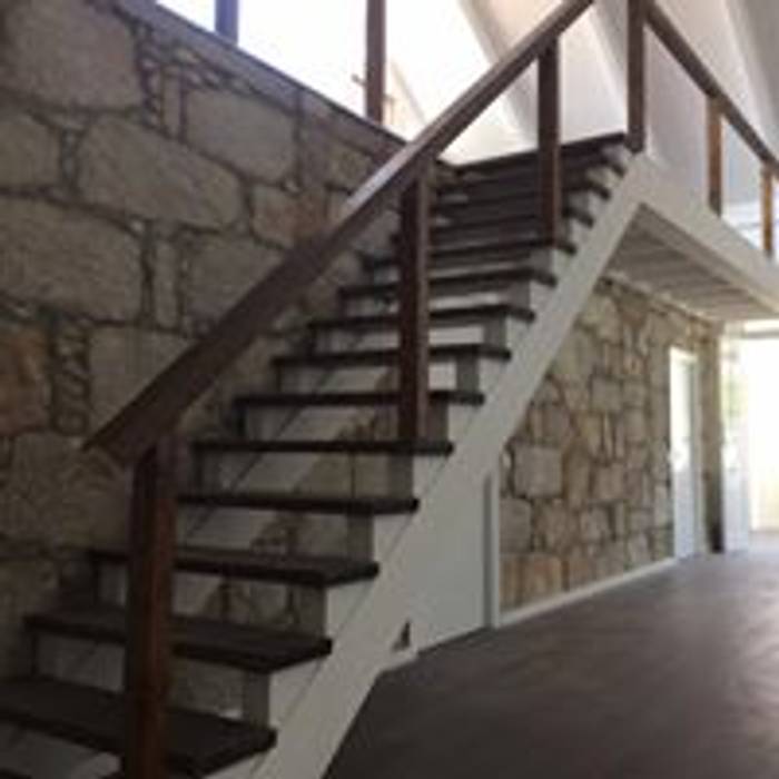 Reabilitação de Moradia - Foz Porto, Drevo - Wood Solutions Lda Drevo - Wood Solutions Lda Escaleras