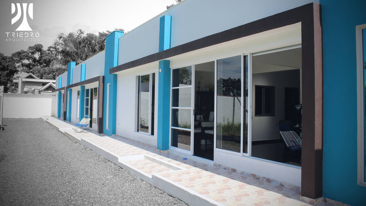 UNIFAMILIARES INDIANA, TRIEDROARQUITECTOS TRIEDROARQUITECTOS Casas de estilo minimalista