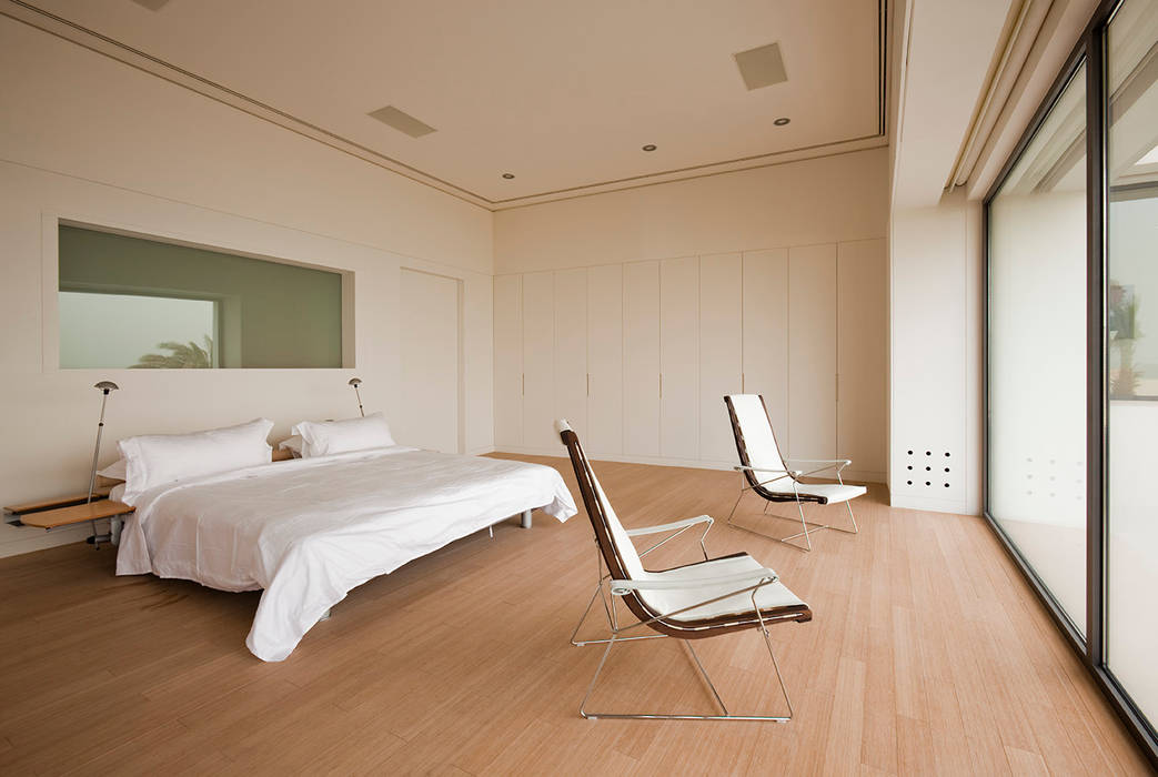 Diseño de una casa minimalista y moderna en Barcelona, AGi architects arquitectos y diseñadores en Madrid AGi architects arquitectos y diseñadores en Madrid ห้องนอน