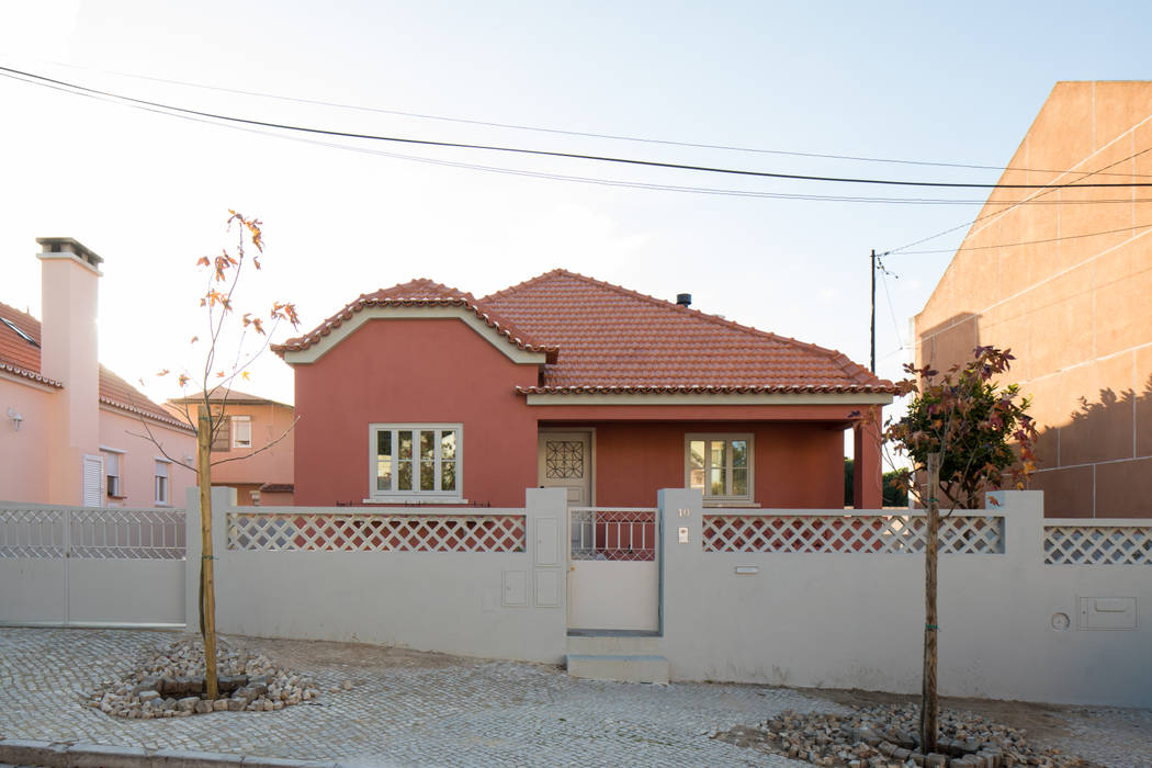 Casa na Trafaria, Manuel Tojal Architects Manuel Tojal Architects Walmdach