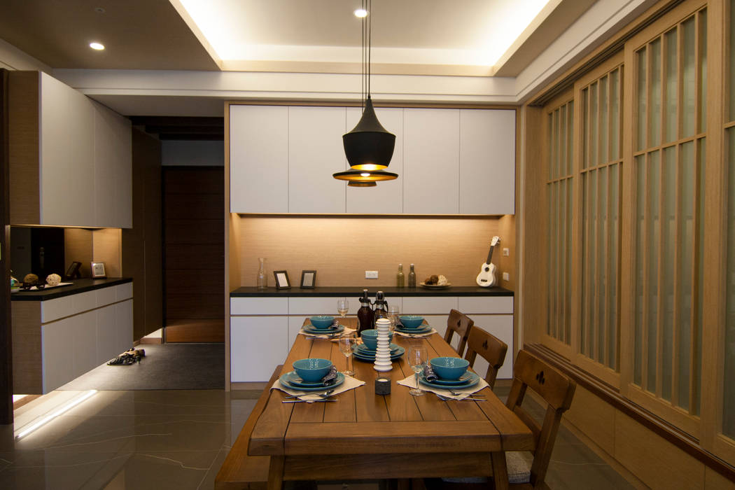 日式休閒的退休宅居, 青築制作 青築制作 Classic style dining room