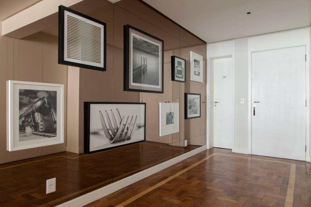 Apartamento Higienópolis, Marcella Loeb Marcella Loeb Modern Corridor, Hallway and Staircase